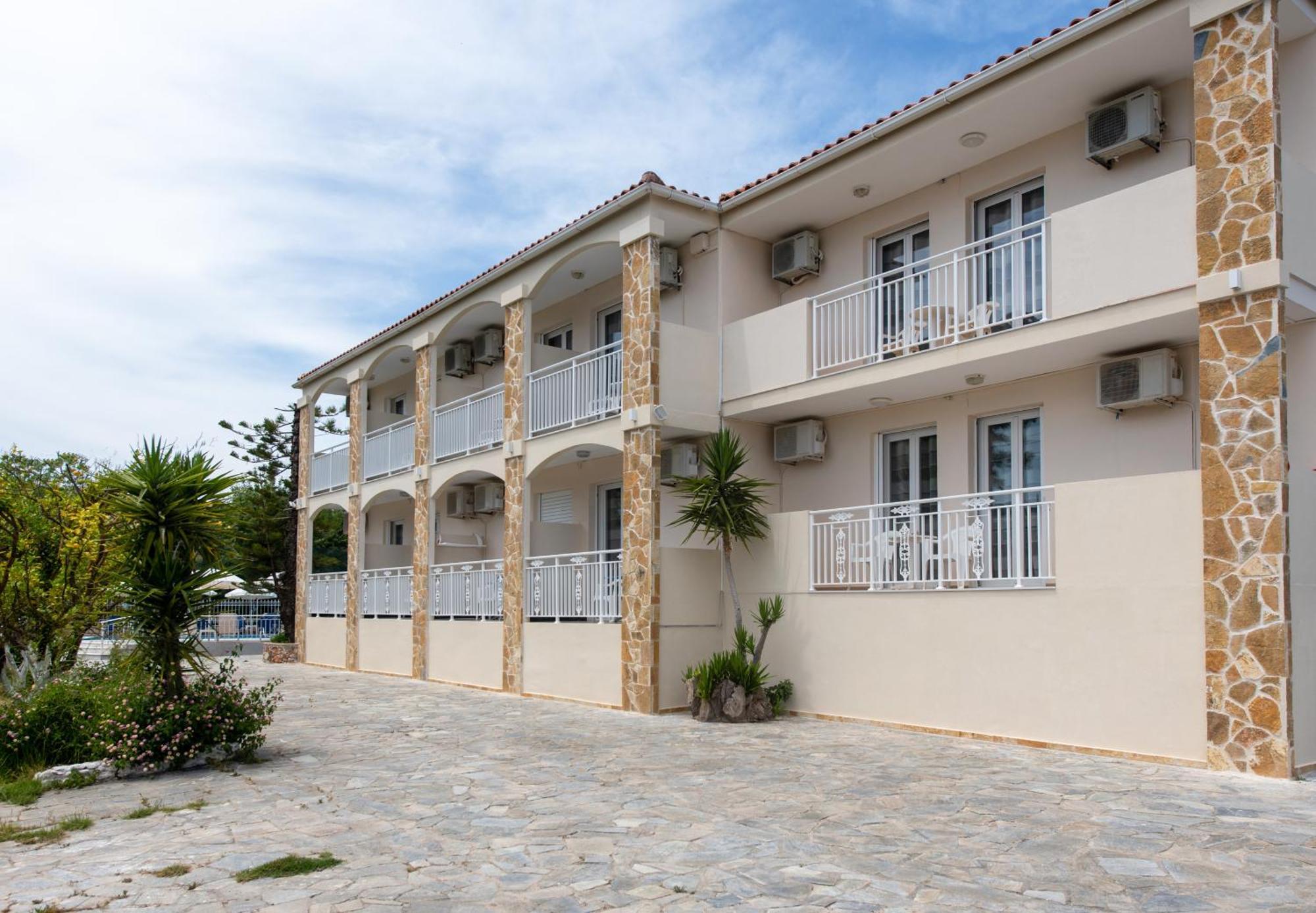 Tsolakis Studios & Apartments ลากานาส ภายนอก รูปภาพ