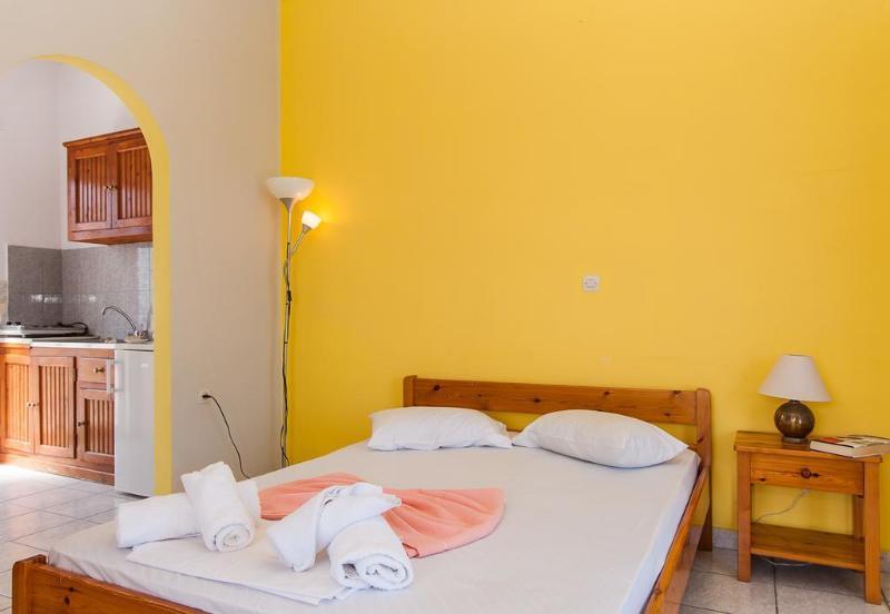 Tsolakis Studios & Apartments ลากานาส ภายนอก รูปภาพ