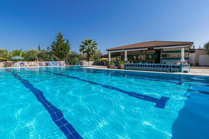 Tsolakis Studios & Apartments ลากานาส ภายนอก รูปภาพ