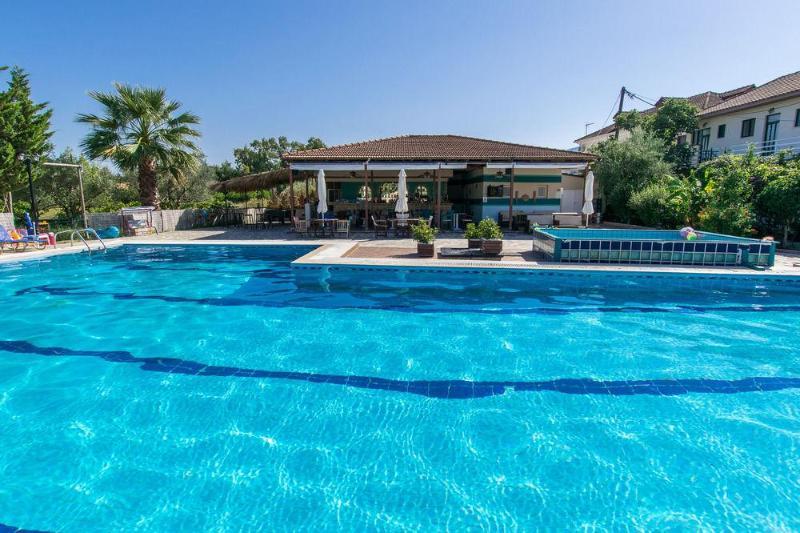 Tsolakis Studios & Apartments ลากานาส ภายนอก รูปภาพ